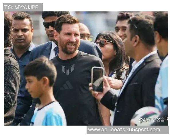 梅西与切特里在孟买球场亲切握手展现友谊与尊重